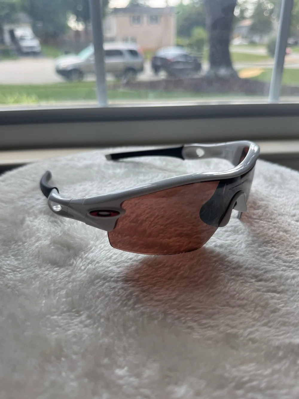 Vintage Oakley RadarLock Sunglasses Sport White Frame Red Prizm Lens Polarized